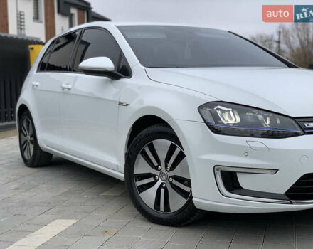 Белый Фольксваген e-Golf, объемом двигателя 0 л и пробегом 142 тыс. км за 8100 $, фото 28 на Automoto.ua