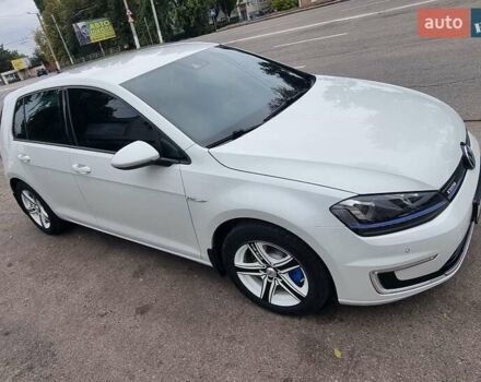 Белый Фольксваген e-Golf, объемом двигателя 0 л и пробегом 127 тыс. км за 9200 $, фото 5 на Automoto.ua