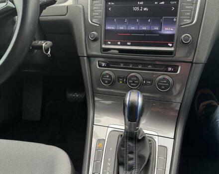 Белый Фольксваген e-Golf, объемом двигателя 0 л и пробегом 127 тыс. км за 10200 $, фото 9 на Automoto.ua