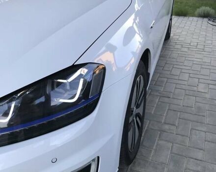 Белый Фольксваген e-Golf, объемом двигателя 0 л и пробегом 136 тыс. км за 9500 $, фото 10 на Automoto.ua