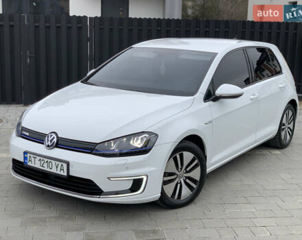 Белый Фольксваген e-Golf, объемом двигателя 0 л и пробегом 142 тыс. км за 8100 $, фото 1 на Automoto.ua