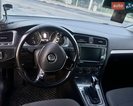 Белый Фольксваген e-Golf, объемом двигателя 0 л и пробегом 198 тыс. км за 8500 $, фото 12 на Automoto.ua