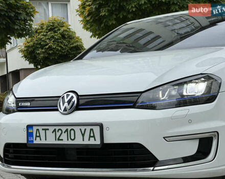 Белый Фольксваген e-Golf, объемом двигателя 0 л и пробегом 142 тыс. км за 7950 $, фото 8 на Automoto.ua