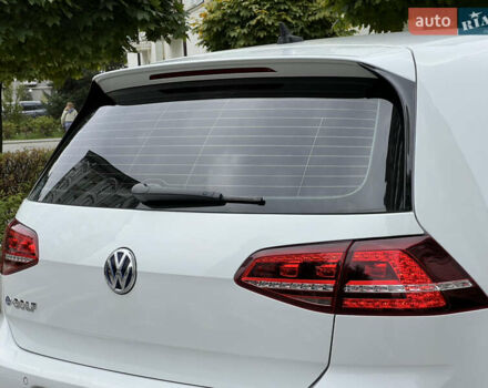 Белый Фольксваген e-Golf, объемом двигателя 0 л и пробегом 142 тыс. км за 7950 $, фото 21 на Automoto.ua
