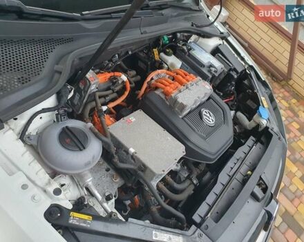Белый Фольксваген e-Golf, объемом двигателя 0 л и пробегом 130 тыс. км за 8999 $, фото 33 на Automoto.ua