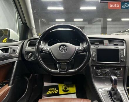 Белый Фольксваген e-Golf, объемом двигателя 0 л и пробегом 103 тыс. км за 11800 $, фото 9 на Automoto.ua