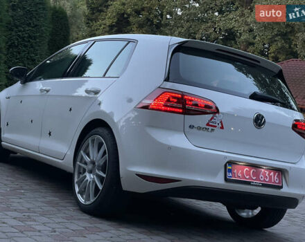 Белый Фольксваген e-Golf, объемом двигателя 0 л и пробегом 109 тыс. км за 8500 $, фото 6 на Automoto.ua