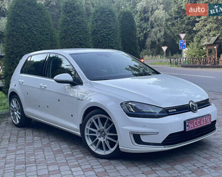 Белый Фольксваген e-Golf, объемом двигателя 0 л и пробегом 109 тыс. км за 8500 $, фото 14 на Automoto.ua