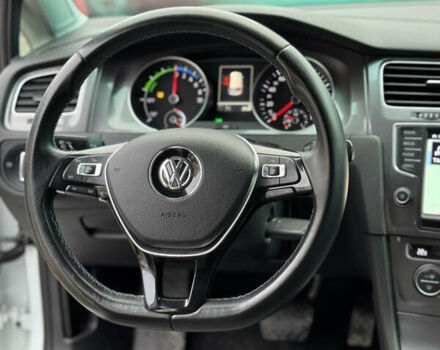 Білий Фольксваген e-Golf, об'ємом двигуна 0 л та пробігом 90 тис. км за 7900 $, фото 13 на Automoto.ua