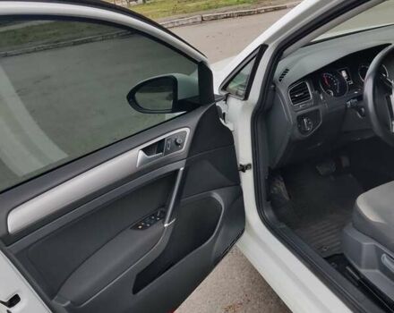 Белый Фольксваген e-Golf, объемом двигателя 0 л и пробегом 144 тыс. км за 8400 $, фото 3 на Automoto.ua