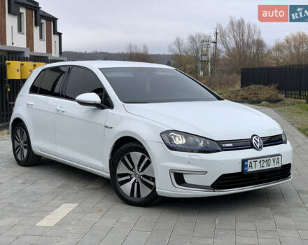 Белый Фольксваген e-Golf, объемом двигателя 0 л и пробегом 142 тыс. км за 8100 $, фото 32 на Automoto.ua