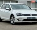 Белый Фольксваген e-Golf, объемом двигателя 0 л и пробегом 97 тыс. км за 9900 $, фото 1 на Automoto.ua