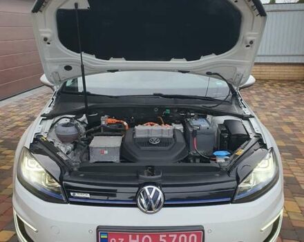 Белый Фольксваген e-Golf, объемом двигателя 0 л и пробегом 130 тыс. км за 8999 $, фото 30 на Automoto.ua