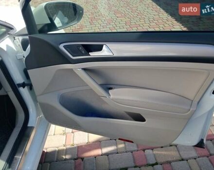 Белый Фольксваген e-Golf, объемом двигателя 0 л и пробегом 125 тыс. км за 8555 $, фото 6 на Automoto.ua