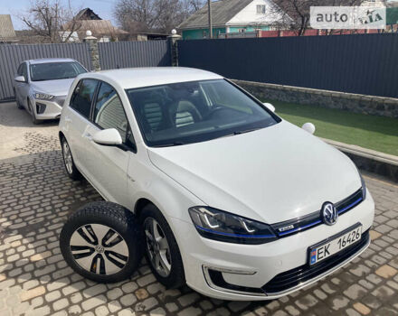 Білий Фольксваген e-Golf, об'ємом двигуна 0 л та пробігом 128 тис. км за 11499 $, фото 23 на Automoto.ua