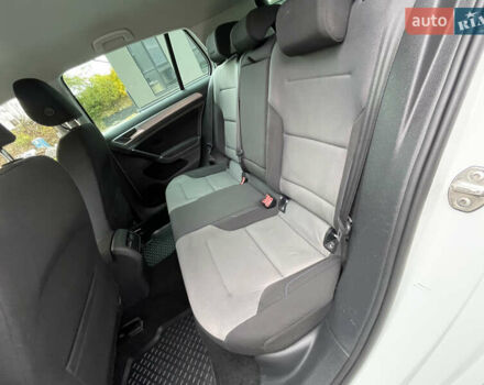 Белый Фольксваген e-Golf, объемом двигателя 0 л и пробегом 91 тыс. км за 8570 $, фото 28 на Automoto.ua