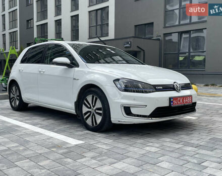Белый Фольксваген e-Golf, объемом двигателя 0 л и пробегом 91 тыс. км за 8570 $, фото 2 на Automoto.ua