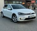 Белый Фольксваген e-Golf, объемом двигателя 0 л и пробегом 123 тыс. км за 9500 $, фото 15 на Automoto.ua