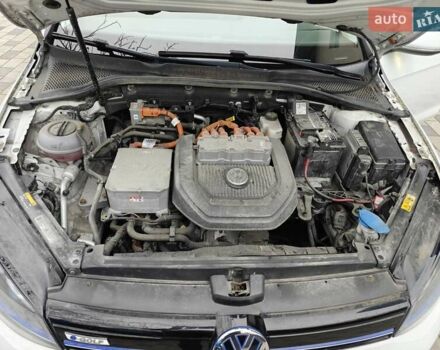 Белый Фольксваген e-Golf, объемом двигателя 0 л и пробегом 148 тыс. км за 7500 $, фото 26 на Automoto.ua