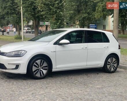 Білий Фольксваген e-Golf, об'ємом двигуна 0 л та пробігом 141 тис. км за 10500 $, фото 4 на Automoto.ua