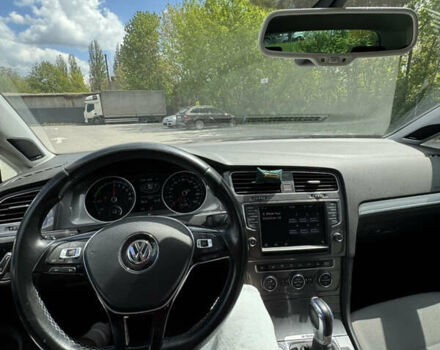 Белый Фольксваген e-Golf, объемом двигателя 0 л и пробегом 95 тыс. км за 8900 $, фото 22 на Automoto.ua