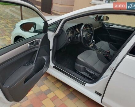 Белый Фольксваген e-Golf, объемом двигателя 0 л и пробегом 128 тыс. км за 8999 $, фото 54 на Automoto.ua