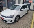 Белый Фольксваген e-Golf, объемом двигателя 0 л и пробегом 122 тыс. км за 7799 $, фото 12 на Automoto.ua