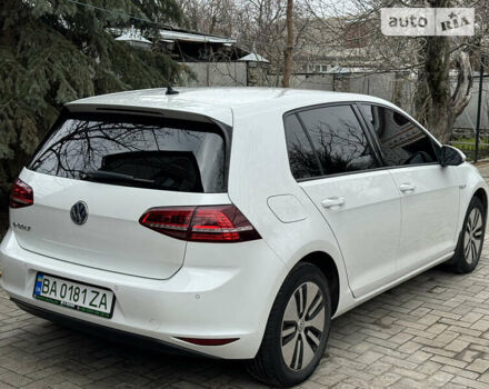 Белый Фольксваген e-Golf, объемом двигателя 0 л и пробегом 106 тыс. км за 11200 $, фото 27 на Automoto.ua