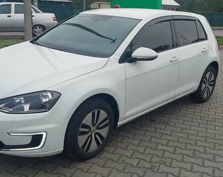 Белый Фольксваген e-Golf, объемом двигателя 0 л и пробегом 125 тыс. км за 9000 $, фото 1 на Automoto.ua