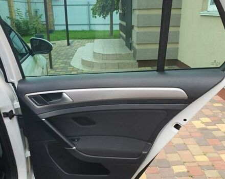 Белый Фольксваген e-Golf, объемом двигателя 0 л и пробегом 128 тыс. км за 8999 $, фото 84 на Automoto.ua