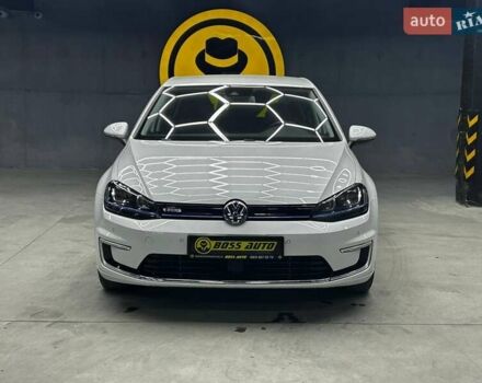 Белый Фольксваген e-Golf, объемом двигателя 0 л и пробегом 103 тыс. км за 11800 $, фото 1 на Automoto.ua