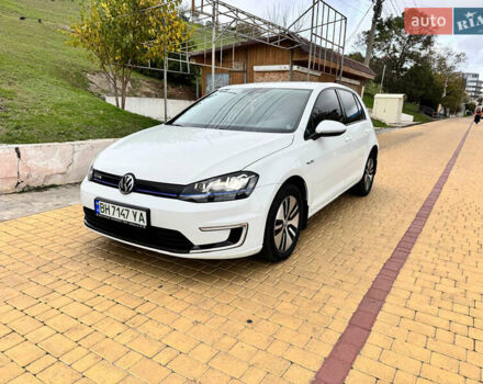 Белый Фольксваген e-Golf, объемом двигателя 0 л и пробегом 195 тыс. км за 8200 $, фото 12 на Automoto.ua