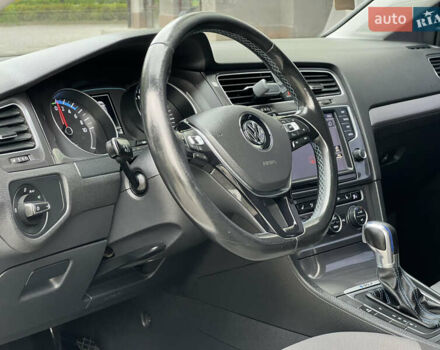 Белый Фольксваген e-Golf, объемом двигателя 0 л и пробегом 142 тыс. км за 7950 $, фото 29 на Automoto.ua