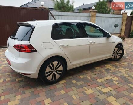 Белый Фольксваген e-Golf, объемом двигателя 0 л и пробегом 128 тыс. км за 8999 $, фото 24 на Automoto.ua