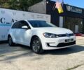 Белый Фольксваген e-Golf, объемом двигателя 0 л и пробегом 77 тыс. км за 12000 $, фото 1 на Automoto.ua