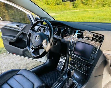Белый Фольксваген e-Golf, объемом двигателя 0 л и пробегом 73 тыс. км за 9300 $, фото 7 на Automoto.ua