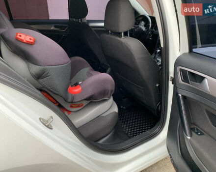 Белый Фольксваген e-Golf, объемом двигателя 0 л и пробегом 142 тыс. км за 8100 $, фото 71 на Automoto.ua