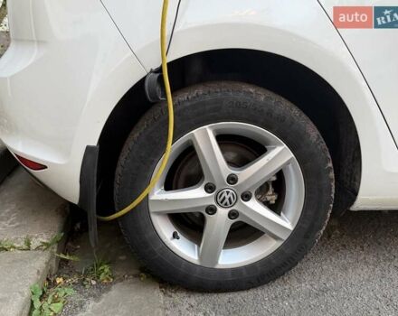 Белый Фольксваген e-Golf, объемом двигателя 0 л и пробегом 135 тыс. км за 8000 $, фото 9 на Automoto.ua