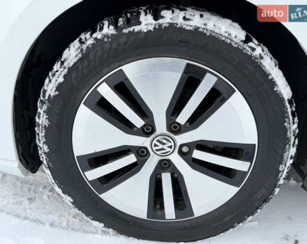 Білий Фольксваген e-Golf, об'ємом двигуна 0 л та пробігом 110 тис. км за 7750 $, фото 15 на Automoto.ua