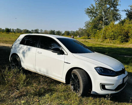 Белый Фольксваген e-Golf, объемом двигателя 0 л и пробегом 73 тыс. км за 9300 $, фото 17 на Automoto.ua