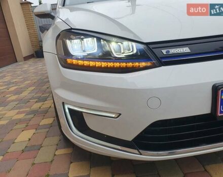 Белый Фольксваген e-Golf, объемом двигателя 0 л и пробегом 128 тыс. км за 8999 $, фото 32 на Automoto.ua
