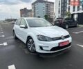 Белый Фольксваген e-Golf, объемом двигателя 0 л и пробегом 221 тыс. км за 8200 $, фото 7 на Automoto.ua
