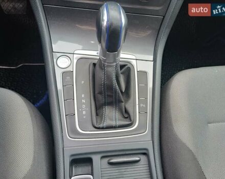 Белый Фольксваген e-Golf, объемом двигателя 0 л и пробегом 118 тыс. км за 11200 $, фото 13 на Automoto.ua