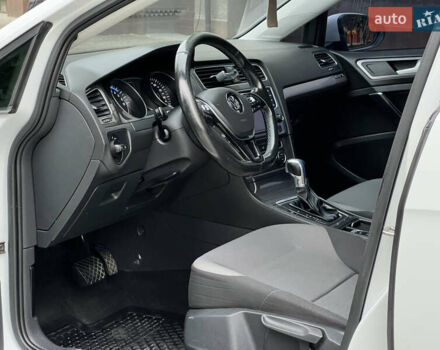 Белый Фольксваген e-Golf, объемом двигателя 0 л и пробегом 142 тыс. км за 7950 $, фото 30 на Automoto.ua