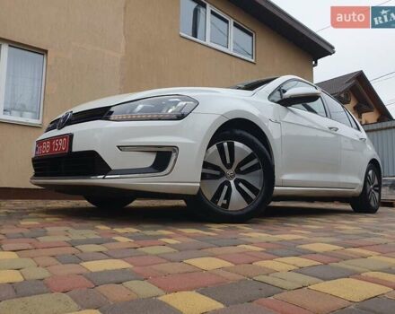 Белый Фольксваген e-Golf, объемом двигателя 0 л и пробегом 128 тыс. км за 8999 $, фото 27 на Automoto.ua