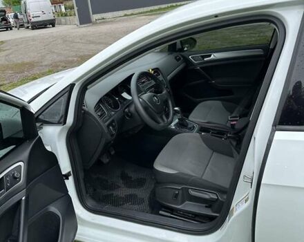 Белый Фольксваген e-Golf, объемом двигателя 0 л и пробегом 68 тыс. км за 8900 $, фото 29 на Automoto.ua