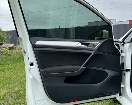 Белый Фольксваген e-Golf, объемом двигателя 0 л и пробегом 68 тыс. км за 8900 $, фото 35 на Automoto.ua