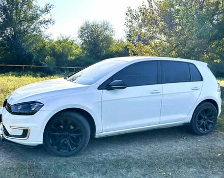 Белый Фольксваген e-Golf, объемом двигателя 0 л и пробегом 73 тыс. км за 9300 $, фото 21 на Automoto.ua