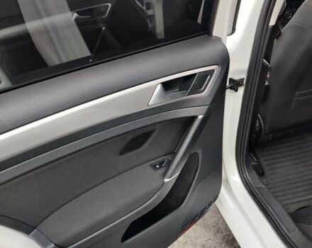 Белый Фольксваген e-Golf, объемом двигателя 0 л и пробегом 144 тыс. км за 8400 $, фото 6 на Automoto.ua