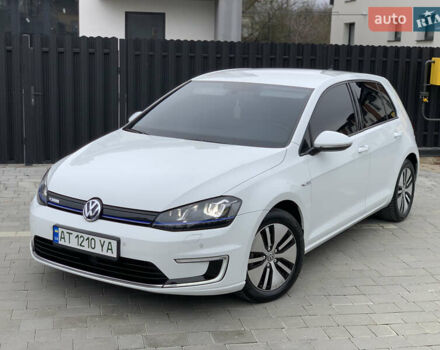 Белый Фольксваген e-Golf, объемом двигателя 0 л и пробегом 142 тыс. км за 8100 $, фото 2 на Automoto.ua